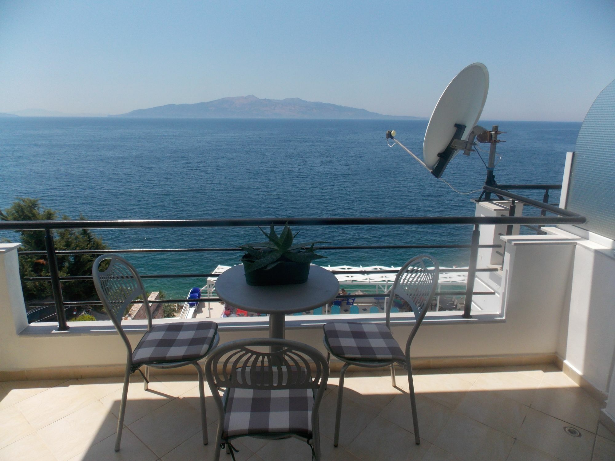 Berti Apartments Sarande Exterior photo