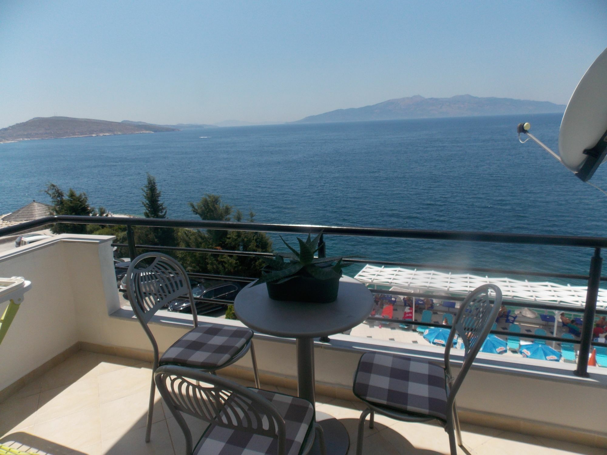 Berti Apartments Sarande Exterior photo